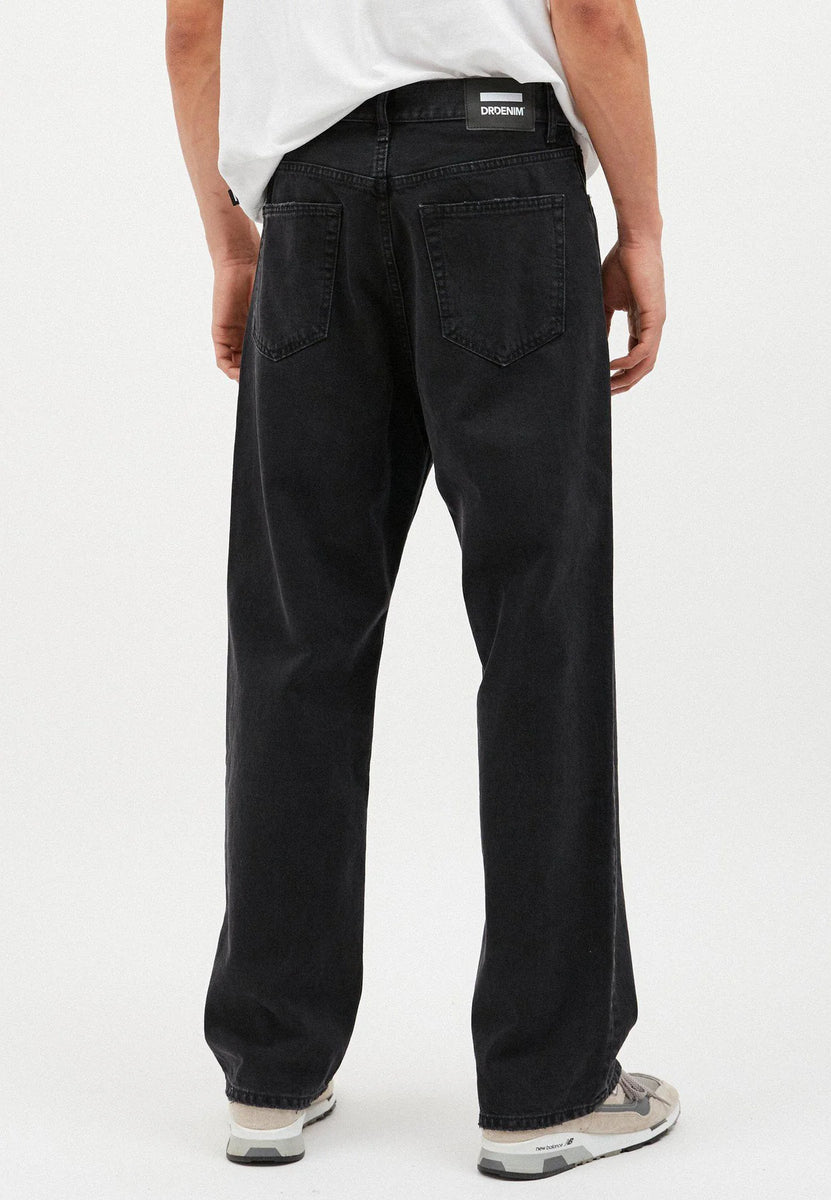 Omar Worn Black – Geschwisterliebe