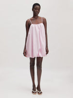 Lade das Bild in den Galerie-Viewer, Fray Dress Lilac Snow