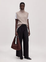 Lade das Bild in den Galerie-Viewer, Alba Knite Vest Beige