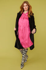 Lade das Bild in den Galerie-Viewer, Faux Fur Duchess Long Coat Black