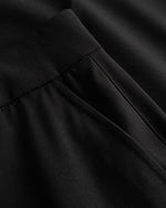 Lade das Bild in den Galerie-Viewer, Bin Guan Shorts Black