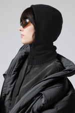 Lade das Bild in den Galerie-Viewer, Lotta Hood Black