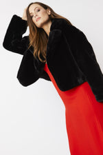 Lade das Bild in den Galerie-Viewer, Faux Fur Jacket Black