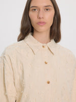 Lade das Bild in den Galerie-Viewer, Anisha Oversitzed Denim Shirt Egret
