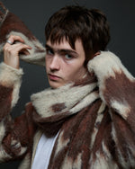 Lade das Bild in den Galerie-Viewer, Max Scarf Cow Multi
