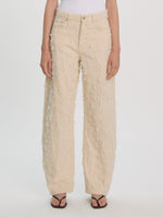 Lade das Bild in den Galerie-Viewer, Theodora Jeans Egret

