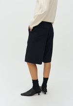 Lade das Bild in den Galerie-Viewer, Bamudo Shorts Black
