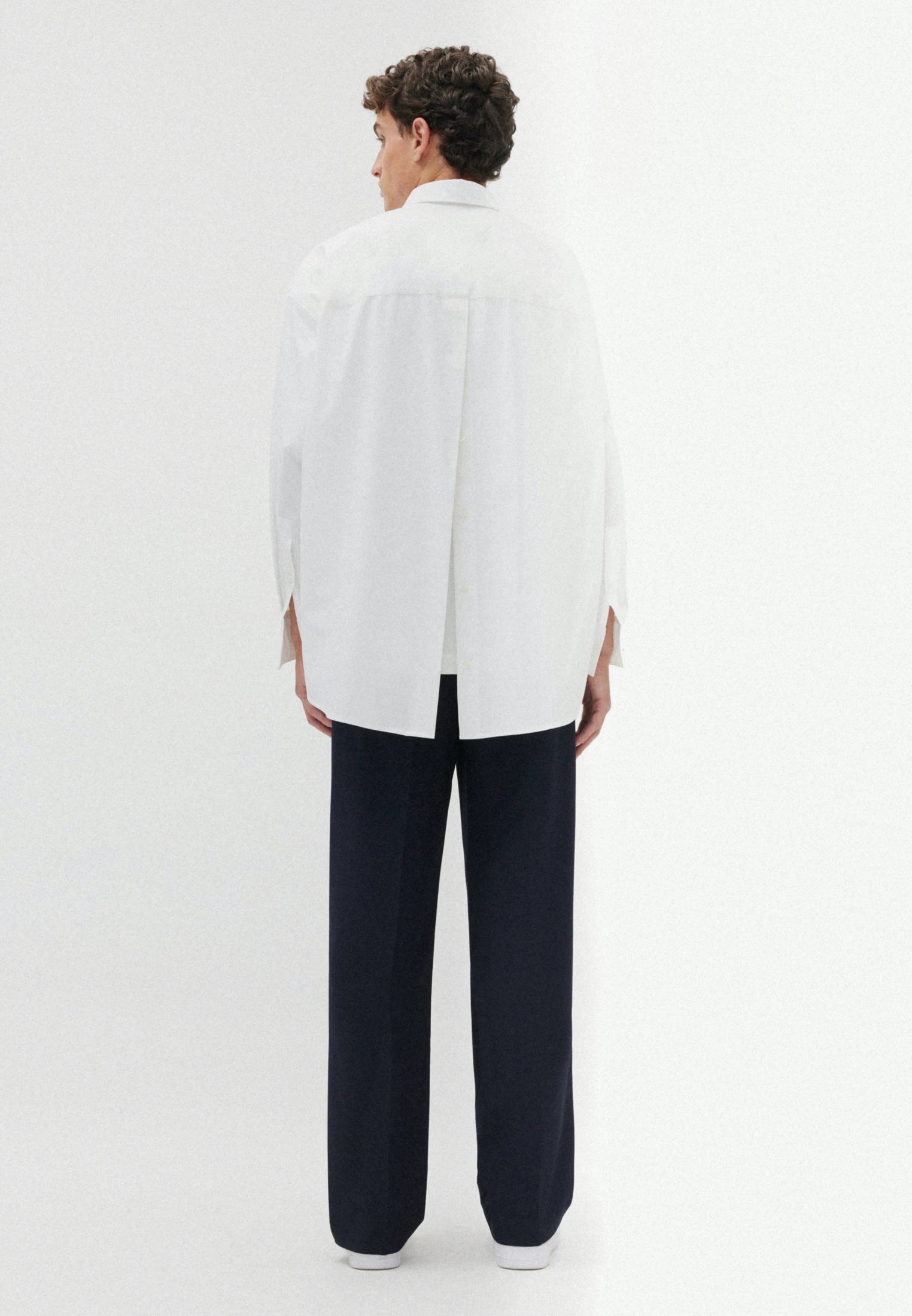Studio x Julian Daynov Shirt Weiß