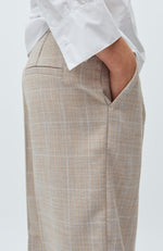 Lade das Bild in den Galerie-Viewer, Brecan Short Beige Check
