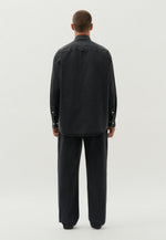 Lade das Bild in den Galerie-Viewer, Studio Gender Neutral Denim Shirt Black
