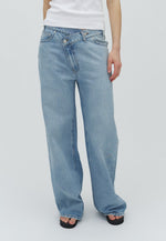 Lade das Bild in den Galerie-Viewer, Bellmer Jeans Light Blue Brushing
