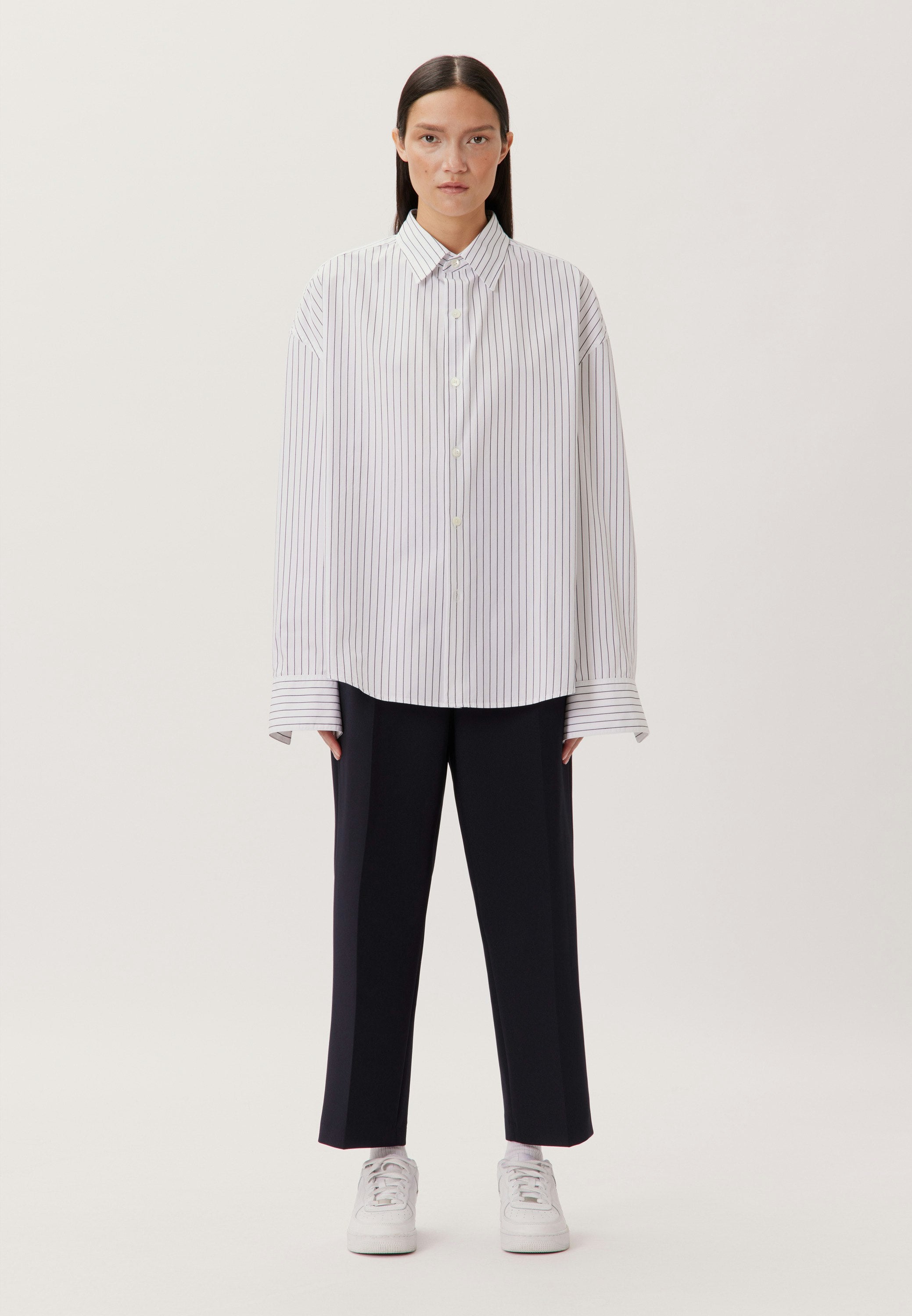 Studio Gender Neutral Shirt Dunkelblau