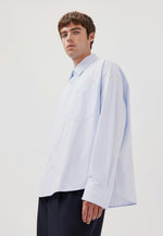 Lade das Bild in den Galerie-Viewer, Studio Cropped Shirt Light Blue
