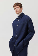 Lade das Bild in den Galerie-Viewer, Studio Gender Neutral Denim Shirt Deep Navy
