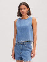 Lade das Bild in den Galerie-Viewer, Cecelia Denim Top Light Blue
