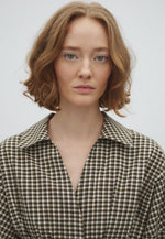 Lade das Bild in den Galerie-Viewer, Isidor Bluse Smoked Olive Check

