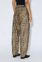 Lade das Bild in den Galerie-Viewer, Nanci Mid Barrel Leopard
