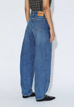 Lade das Bild in den Galerie-Viewer, Nanci Mid Barrel Drift Mid Used
