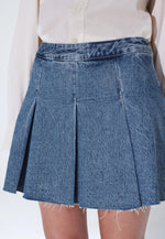 Lade das Bild in den Galerie-Viewer, Tone Skirt Drift Sky Retro
