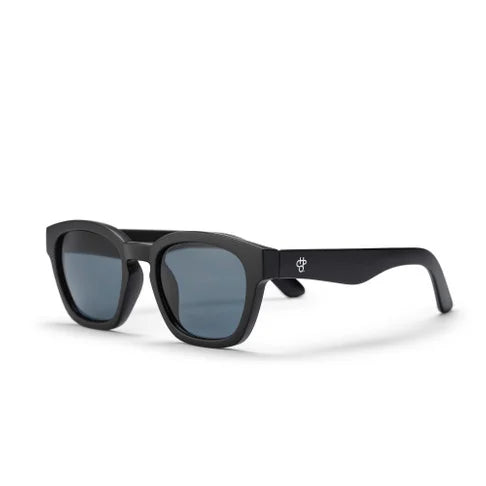 Vik Black/Black