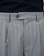 Lade das Bild in den Galerie-Viewer, Newport Pleated Shorts Grey
