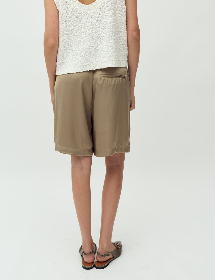 Guri Shorts Sand Grey