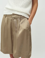 Lade das Bild in den Galerie-Viewer, Guri Shorts Sand Grey
