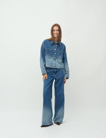 Lade das Bild in den Galerie-Viewer, Winnia Jeansjacke Fading Denim Wash
