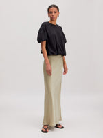 Lade das Bild in den Galerie-Viewer, Eriko T-Shirt Black
