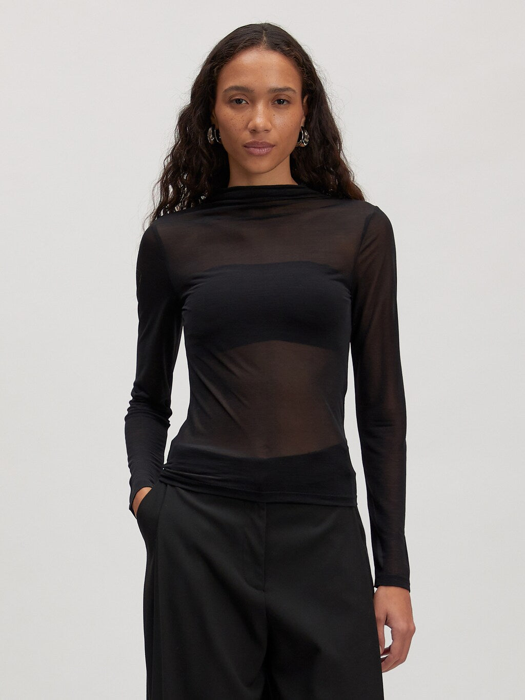 Leela Longsleeve Black