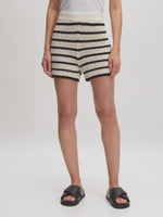 Lade das Bild in den Galerie-Viewer, Heinke Shorts Blck/Gardenia
