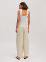 Lade das Bild in den Galerie-Viewer, Quanda Trousers Almond
