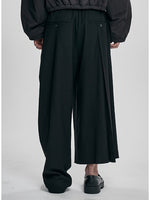 Lade das Bild in den Galerie-Viewer, Asymmetric Pleated Pants Black
