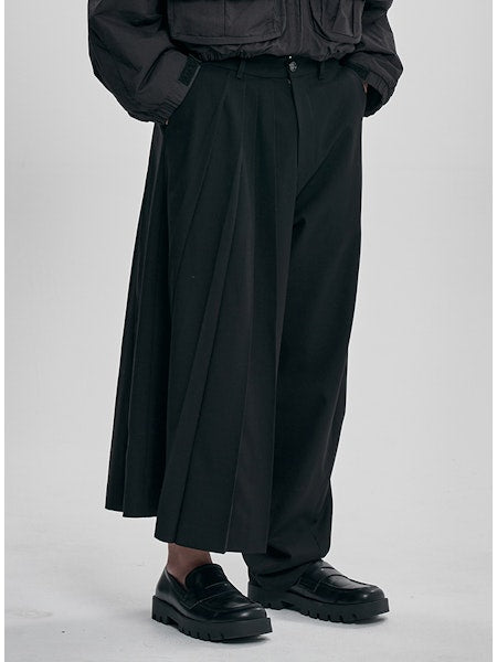 Asymmetric Pleated Pants Black