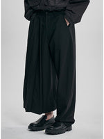 Lade das Bild in den Galerie-Viewer, Asymmetric Pleated Pants Black
