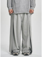 Lade das Bild in den Galerie-Viewer, One Tuck Quilted Jersey Pants Grey
