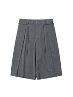 Lade das Bild in den Galerie-Viewer, One Tuck Stripe Bermuda Pants Grey
