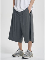 Lade das Bild in den Galerie-Viewer, One Tuck Stripe Bermuda Pants Grey
