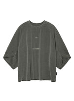 Lade das Bild in den Galerie-Viewer, The Me Dacade T-Shirt Charcoal
