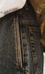 Lade das Bild in den Galerie-Viewer, Balloon Jeans Blu Raw
