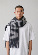 Lade das Bild in den Galerie-Viewer, Block Scarf Dark Grey
