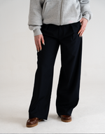 Lade das Bild in den Galerie-Viewer, SoHo Pleated Pants Vintage Navy
