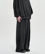 Lade das Bild in den Galerie-Viewer, Multi Lace Trim One Tuck Track Pants
