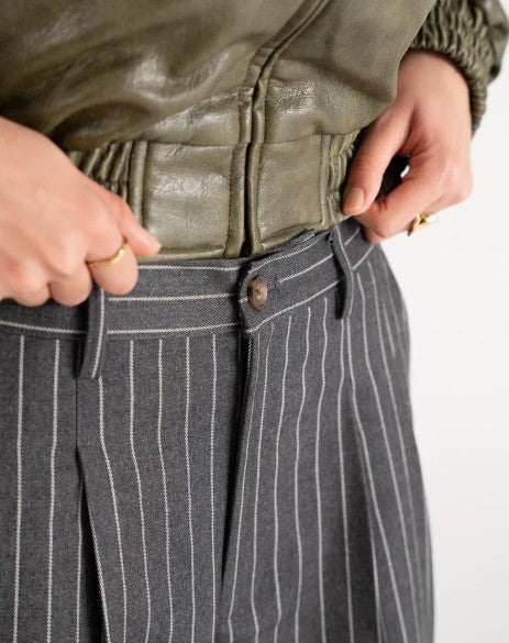 Pinstripe Pleated Pants Grey