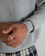 Lade das Bild in den Galerie-Viewer, Legacy Knit Sweater Grey
