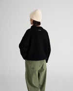Lade das Bild in den Galerie-Viewer, Legacy Knit Sweater Black
