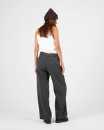 Lade das Bild in den Galerie-Viewer, Double Pleated Club Pants Dark Grey
