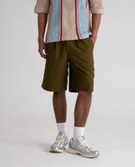 Lade das Bild in den Galerie-Viewer, Pleated Suit Shorts Green
