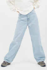 Lade das Bild in den Galerie-Viewer, Donna Stream Light Worn
