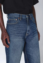 Lade das Bild in den Galerie-Viewer, Omar Shorts Stream Dark Fade Vintage
